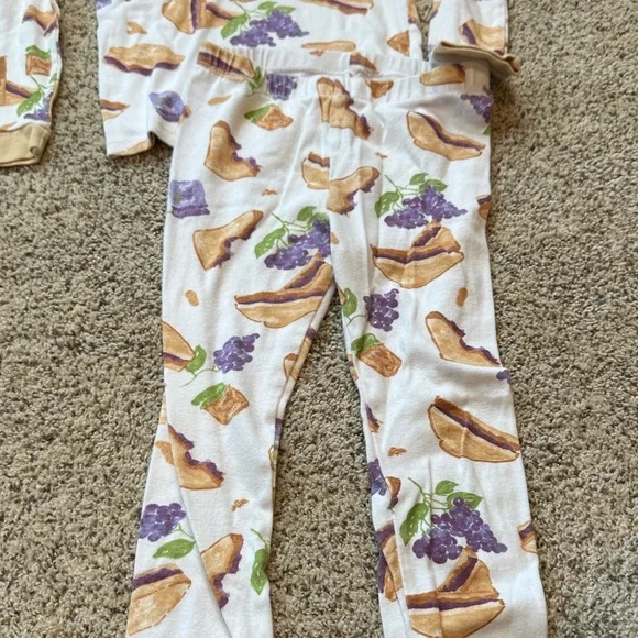 Burt's Bees Girls size 6 Peanut Butter and Grape Jelly Pajama Set - Picture 5 of 5